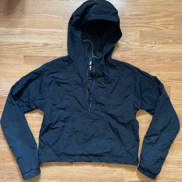 Lululemon cropped black hoodie - Picture 3 of 3